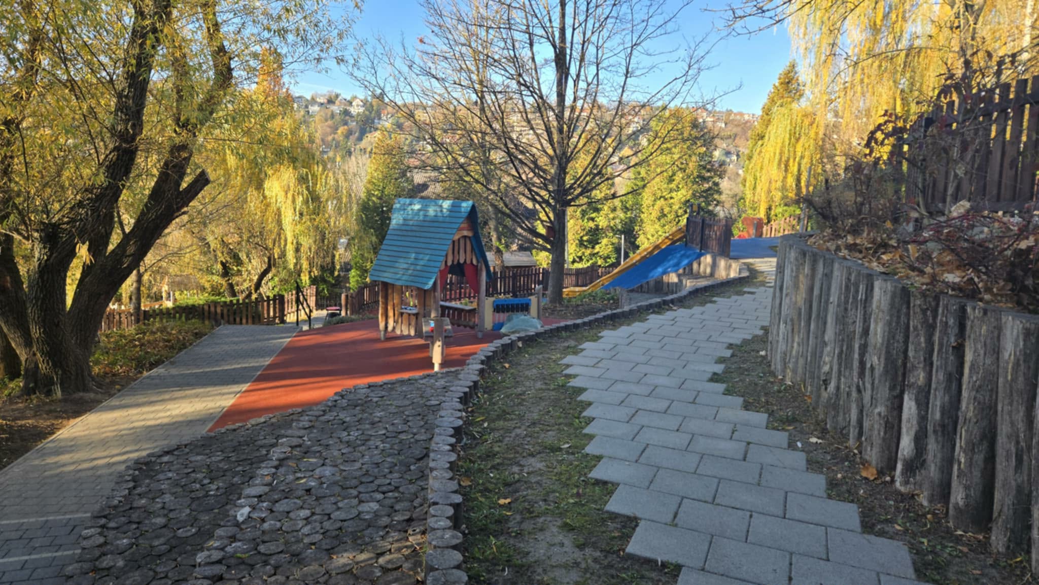 Kolozsvár utcai épület